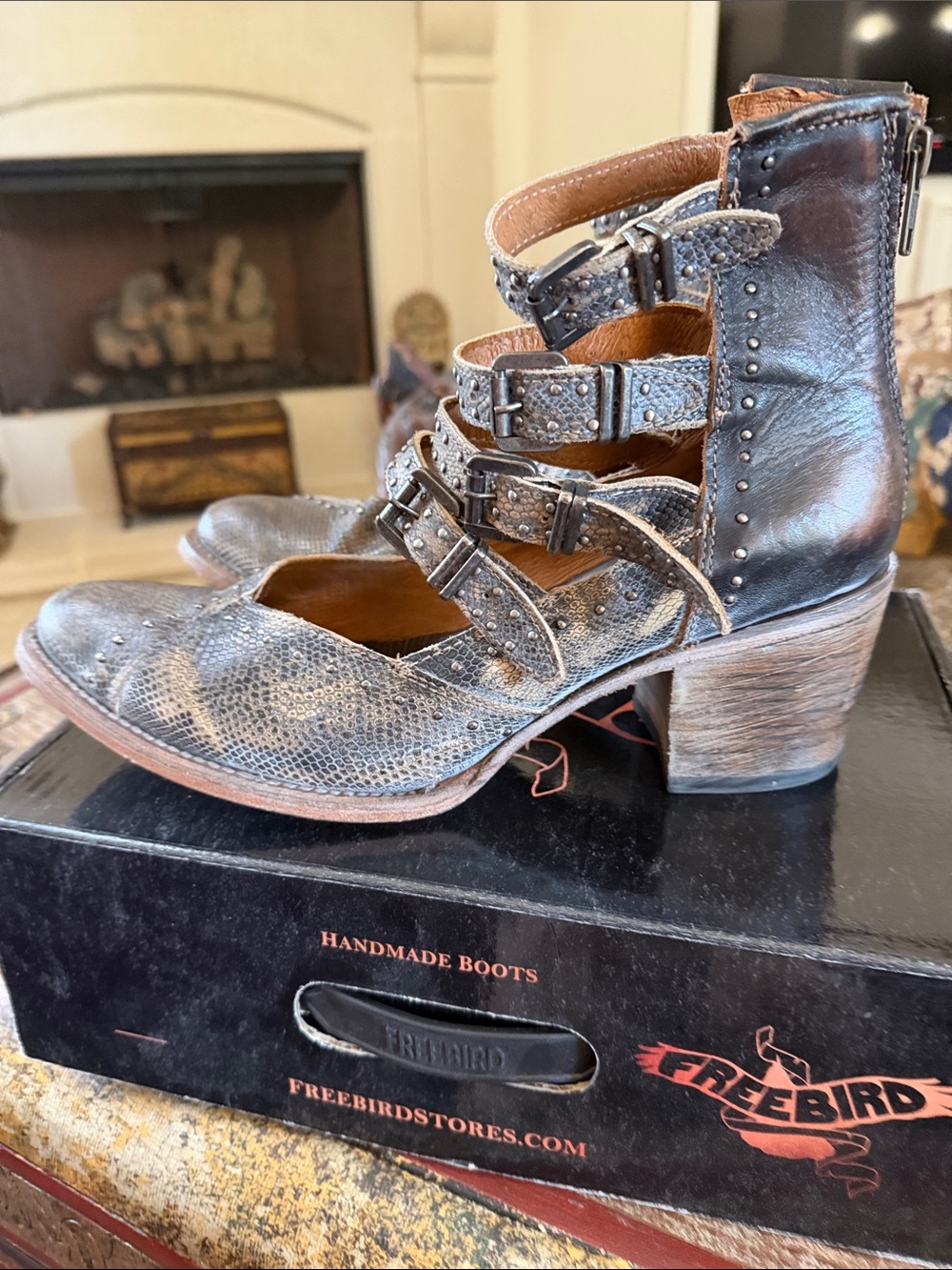 Freebird Felicity Pewter Studded Cutout Ankle Booties Sz 11 - Picture 5 of 7